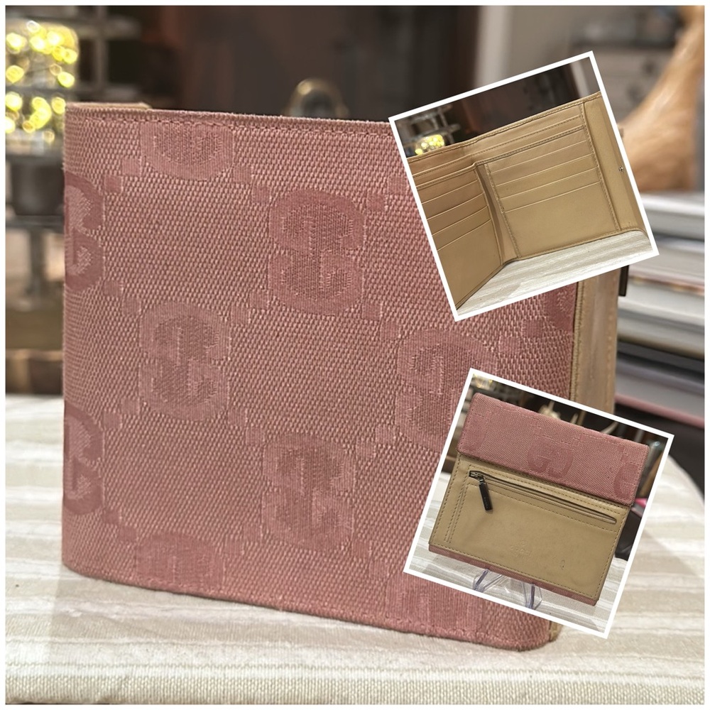 Authentic Giant Gucci GG Logo Canvas Leather Bi-Fold Flap Wallet in Pink & Beige